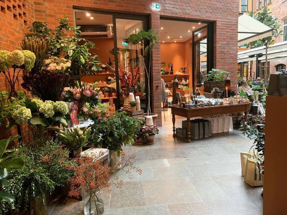 Villa Dagmar Stockholm Bagian luar foto Flower shop in Paris