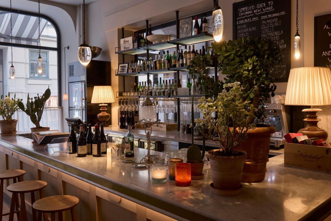 Villa Dagmar Stockholm Bagian luar foto The bar at the restaurant