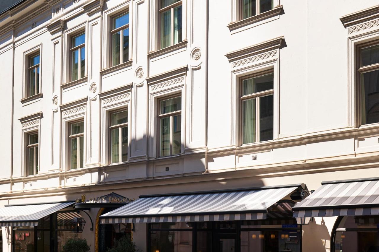 Villa Dagmar Stockholm Bagian luar foto The facade of the hotel